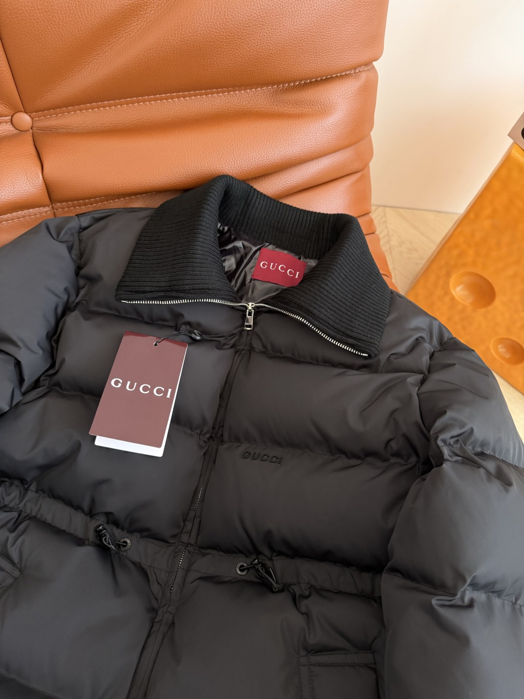 GUCCI 540 25 ニット襟 ダウンジャケット 腰部引き締め 軽量 ブラック - 画像 5