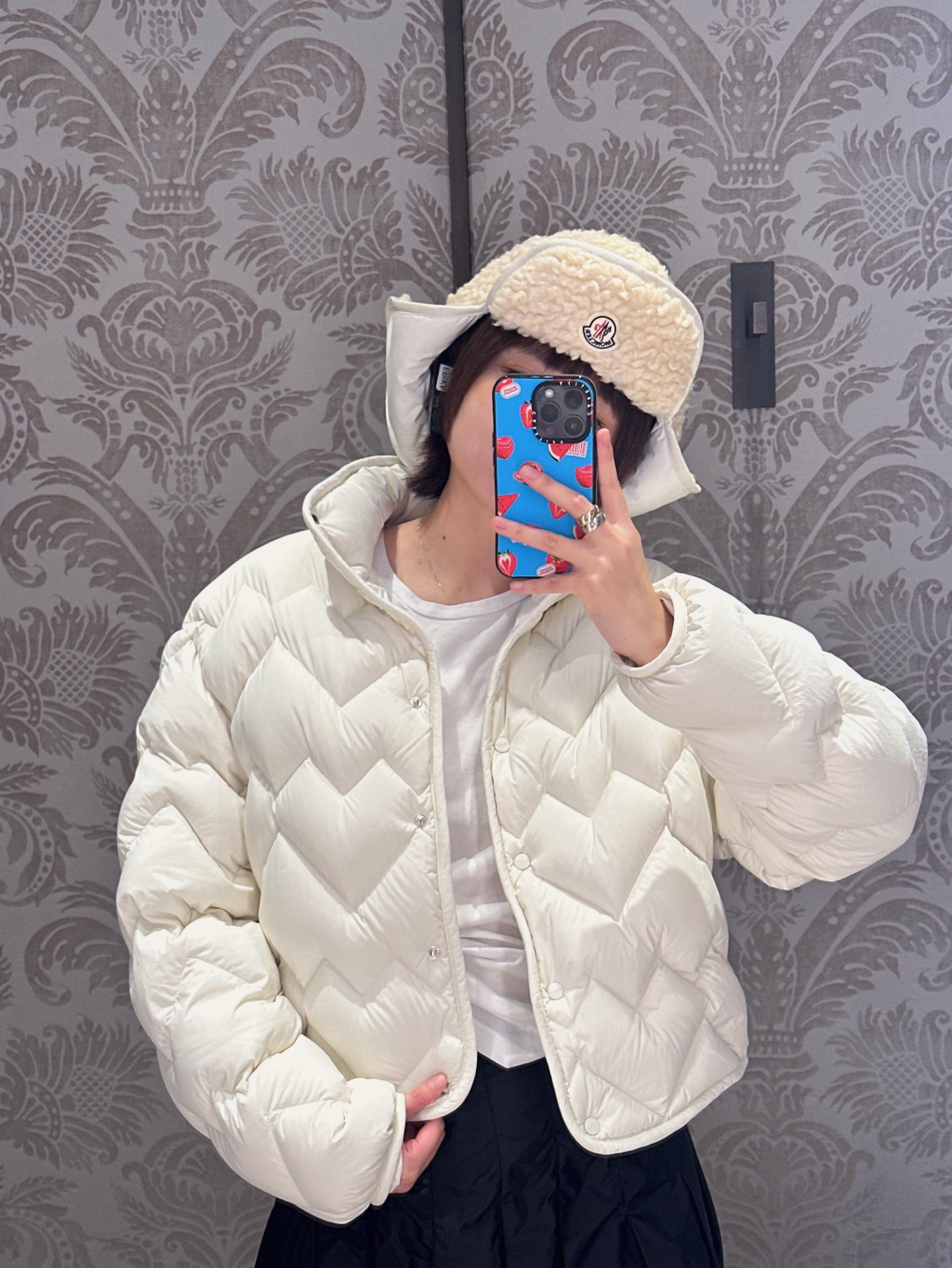 Moncler 550 25FW 三角波紋 ファッション ミニ丈 立襟 フェイクファー ホワイト - 画像 8