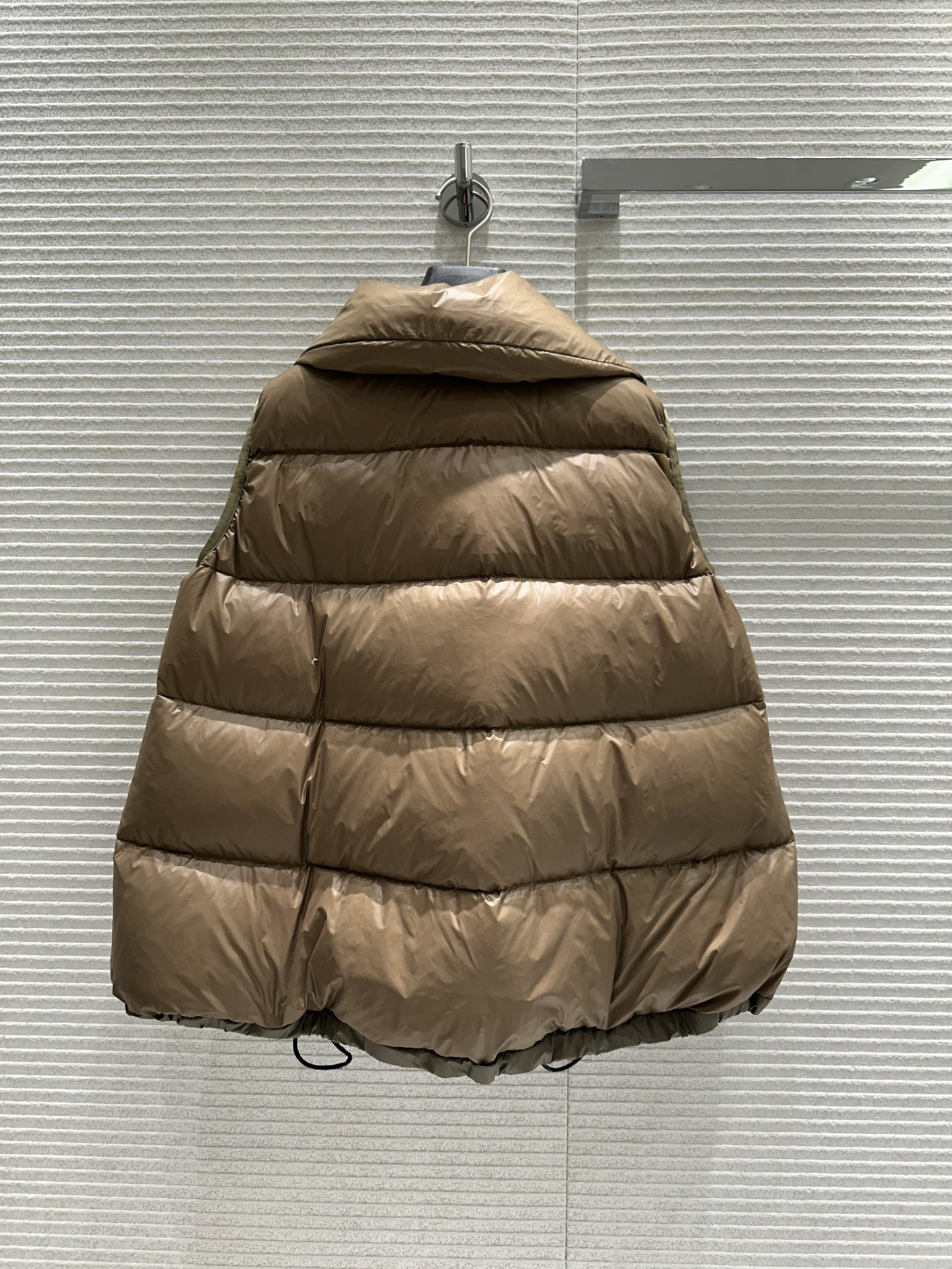 sacai フーデッドパフジャケット 100%綿 棕色 - 画像 9