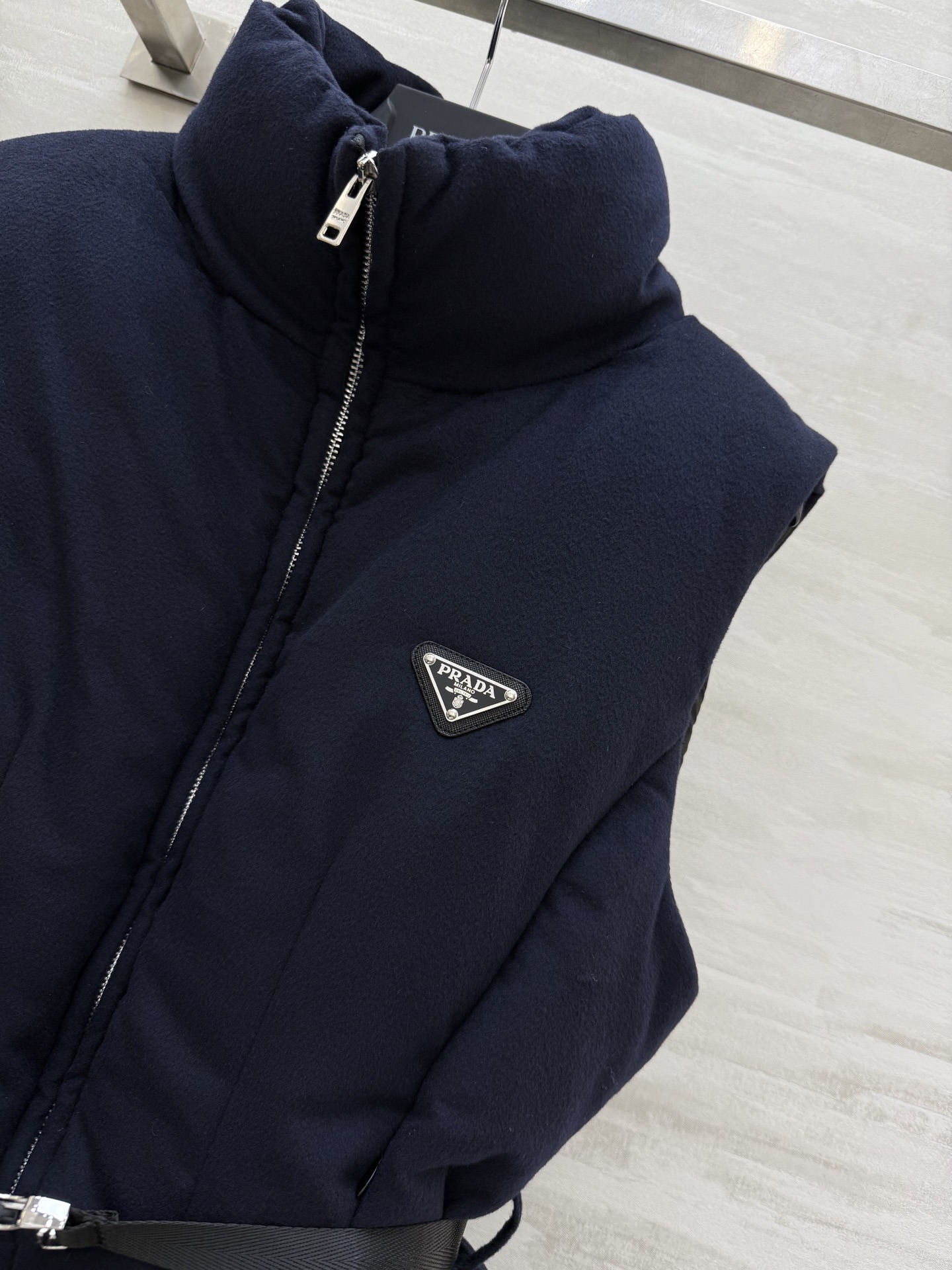 PRADA 590 Prad2 ファーレンズ ベスト ブルゾン ブラック 90%ホワイトグースダウン ブルゾン 51 - 画像 2