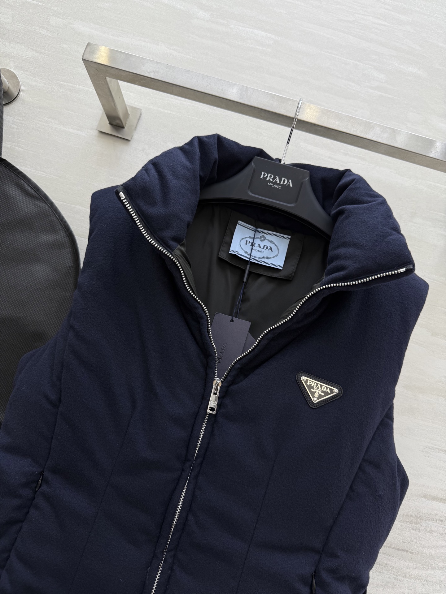 PRADA 590 Prad2 ファーレンズ ベスト ブルゾン ブラック 90%ホワイトグースダウン ブルゾン 51 - 画像 9