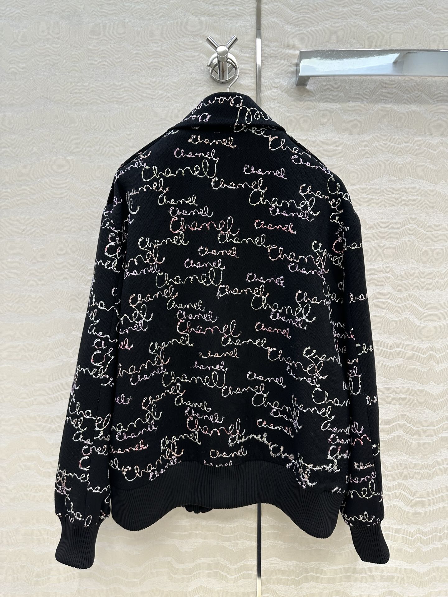 CHANEL 620 ロゴ刺繍 フードなし オーバーサイズ ロンT タイツ ブラック - 画像 9