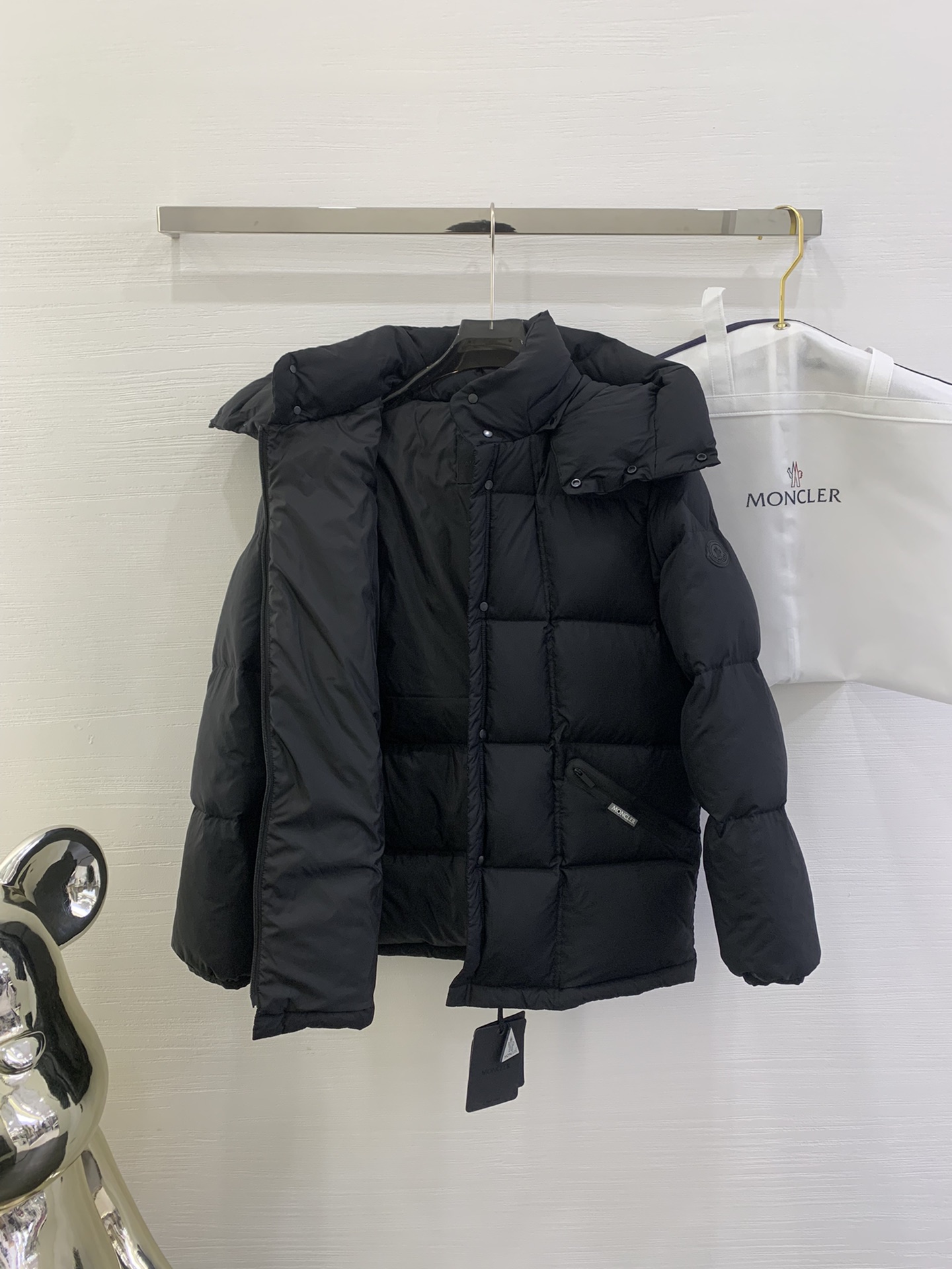 MONCLER ロフジャケット 90%ダックダウン ブラック - 画像 2