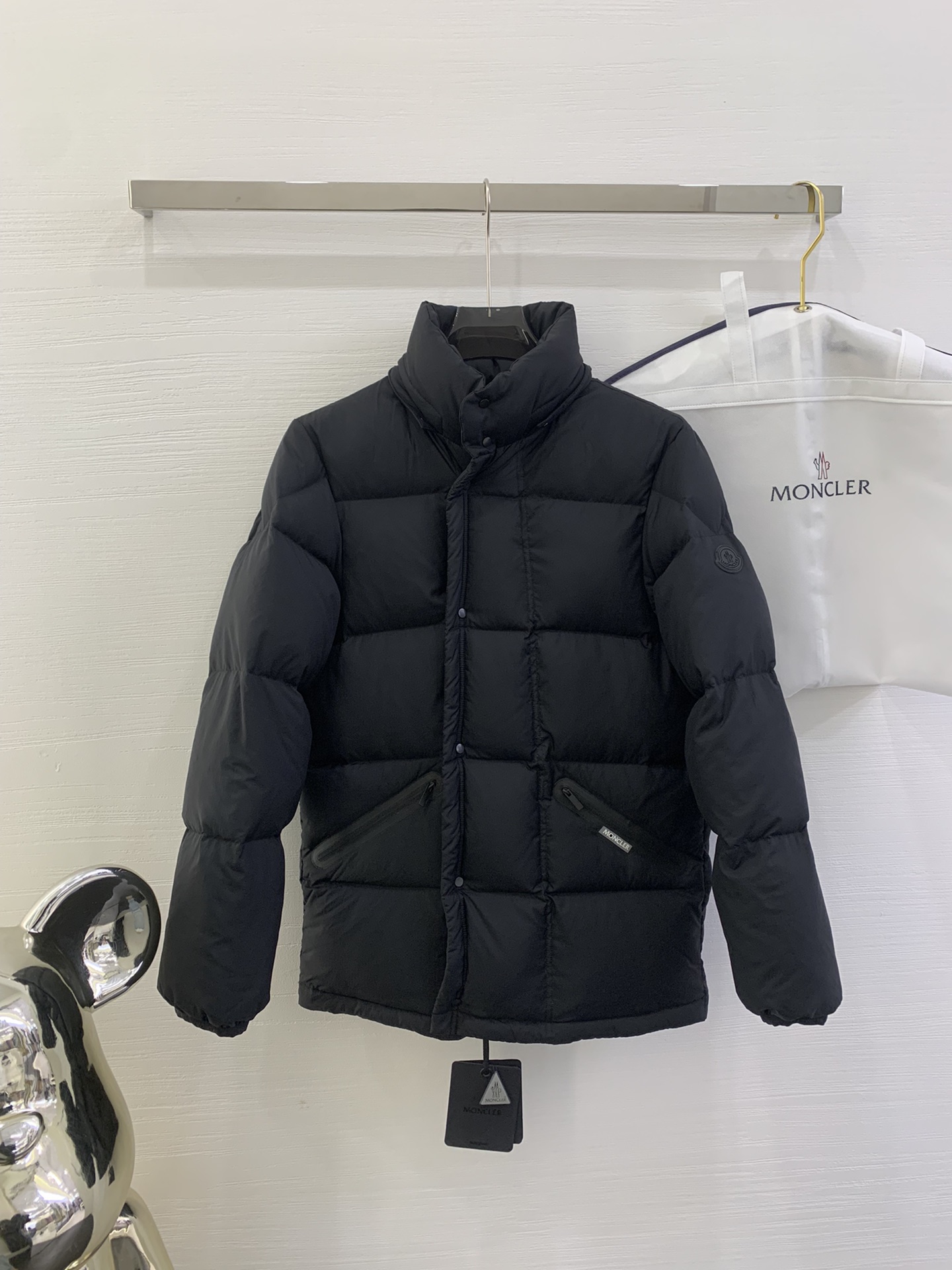MONCLER ロフジャケット 90%ダックダウン ブラック - 画像 6