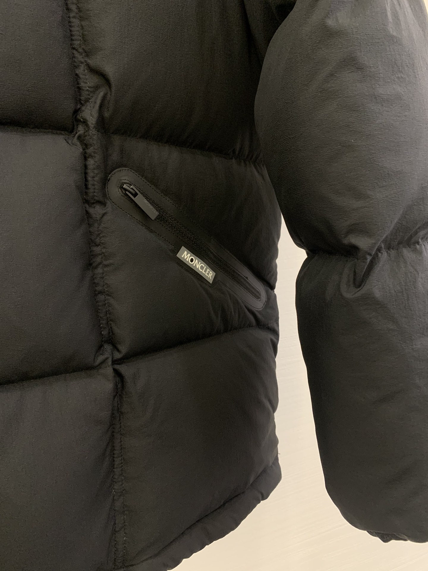 MONCLER ロフジャケット 90%ダックダウン ブラック - 画像 8