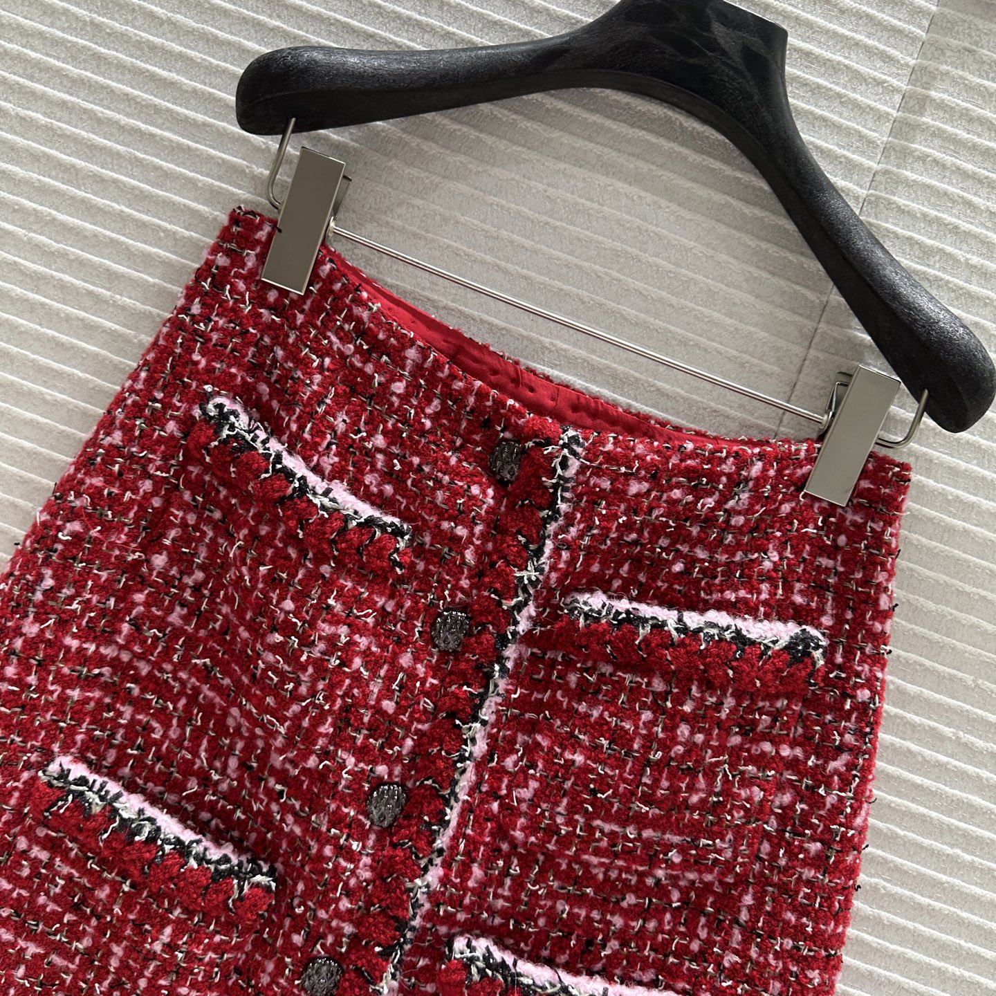 CHANEL|25K|高腰|正赤色 ウール混紡 ハイウエストスカート|100%シルク裏地 - 画像 3