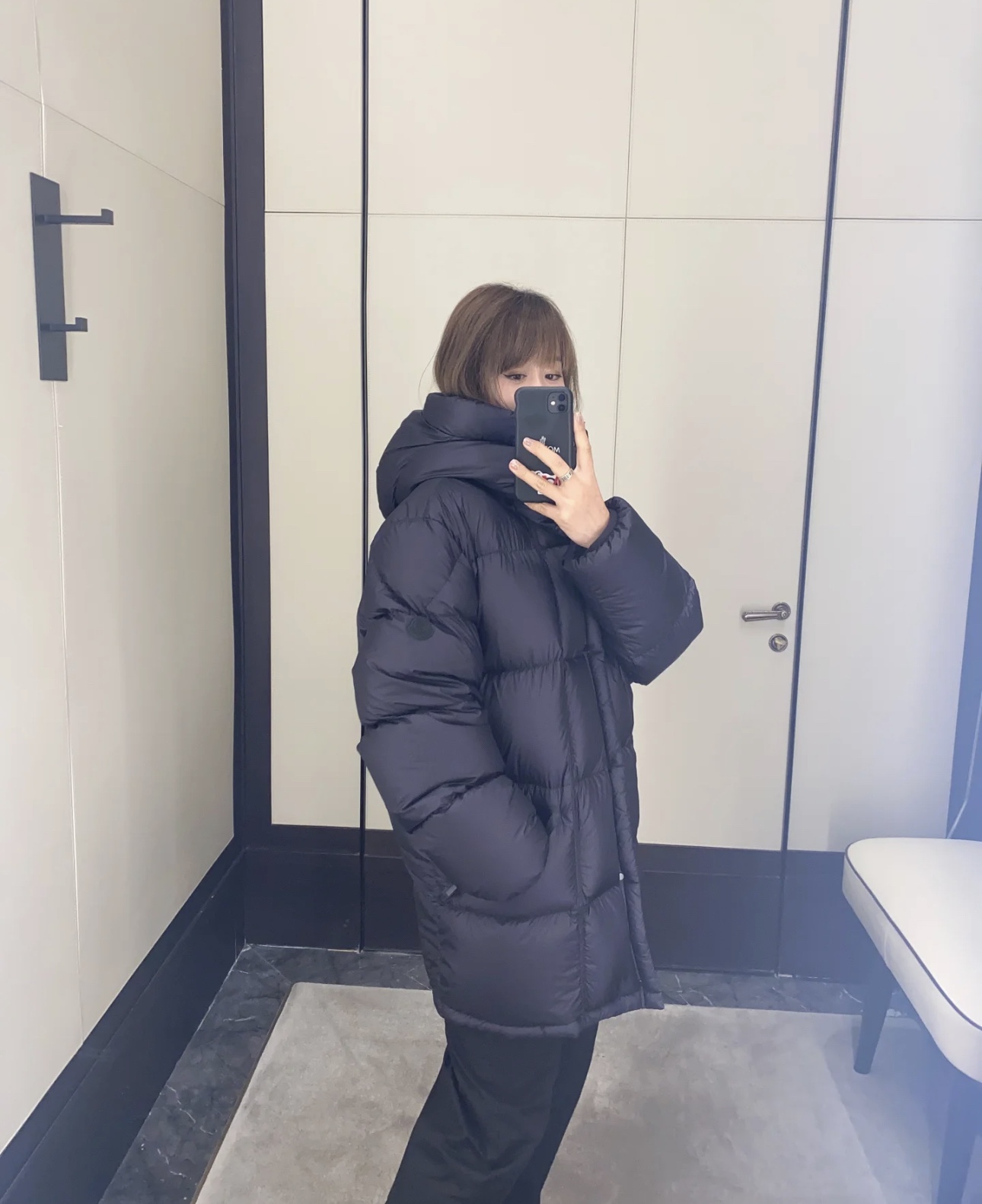 上身效果｜Moncler 黑标系列Loff Jacket中长哑光雾面羽绒外套.中长黑武士.男女上身都好看 - 画像 8