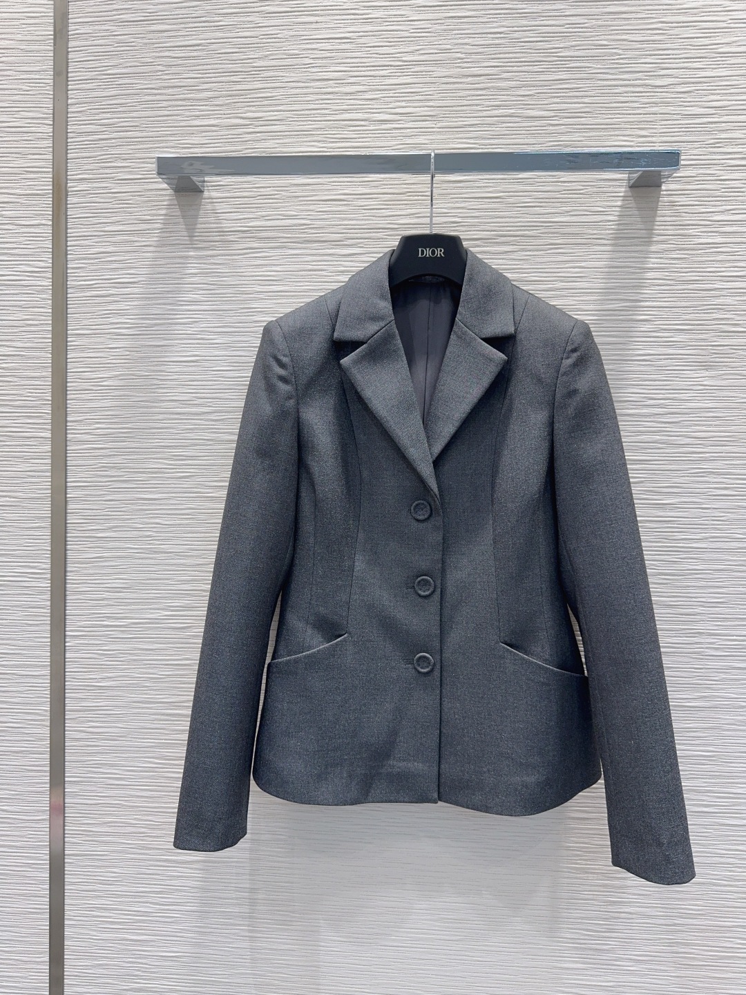 Dior 380 ファッションスーツ ファッションタイトスカート 灰色 素材：ポリエステル75% ライオン23% ナイロン2% - 画像 1