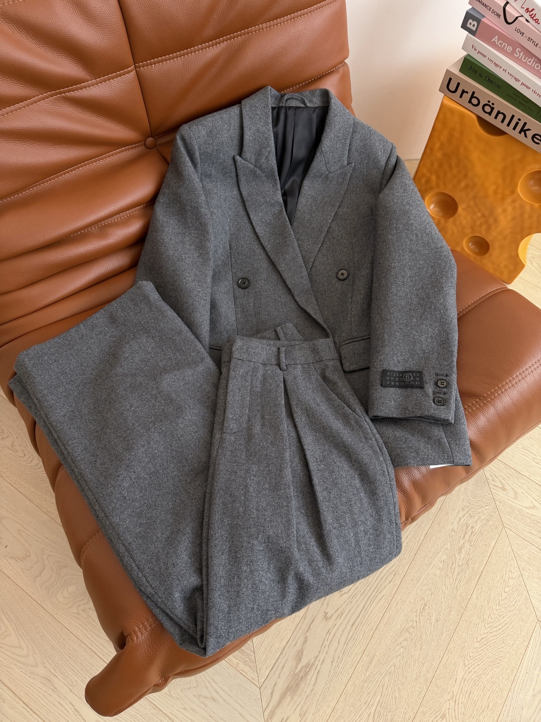 （ブランド名未記載）25FW デジタル袖標 ブレザー セットアップ シルク混 灰色 縦型ボタン 2WAY 3WAY 普段着 通勤 3色展開 - 画像 1
