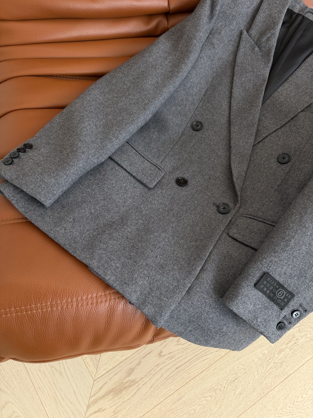 （ブランド名未記載）25FW デジタル袖標 ブレザー セットアップ シルク混 灰色 縦型ボタン 2WAY 3WAY 普段着 通勤 3色展開 - 画像 6