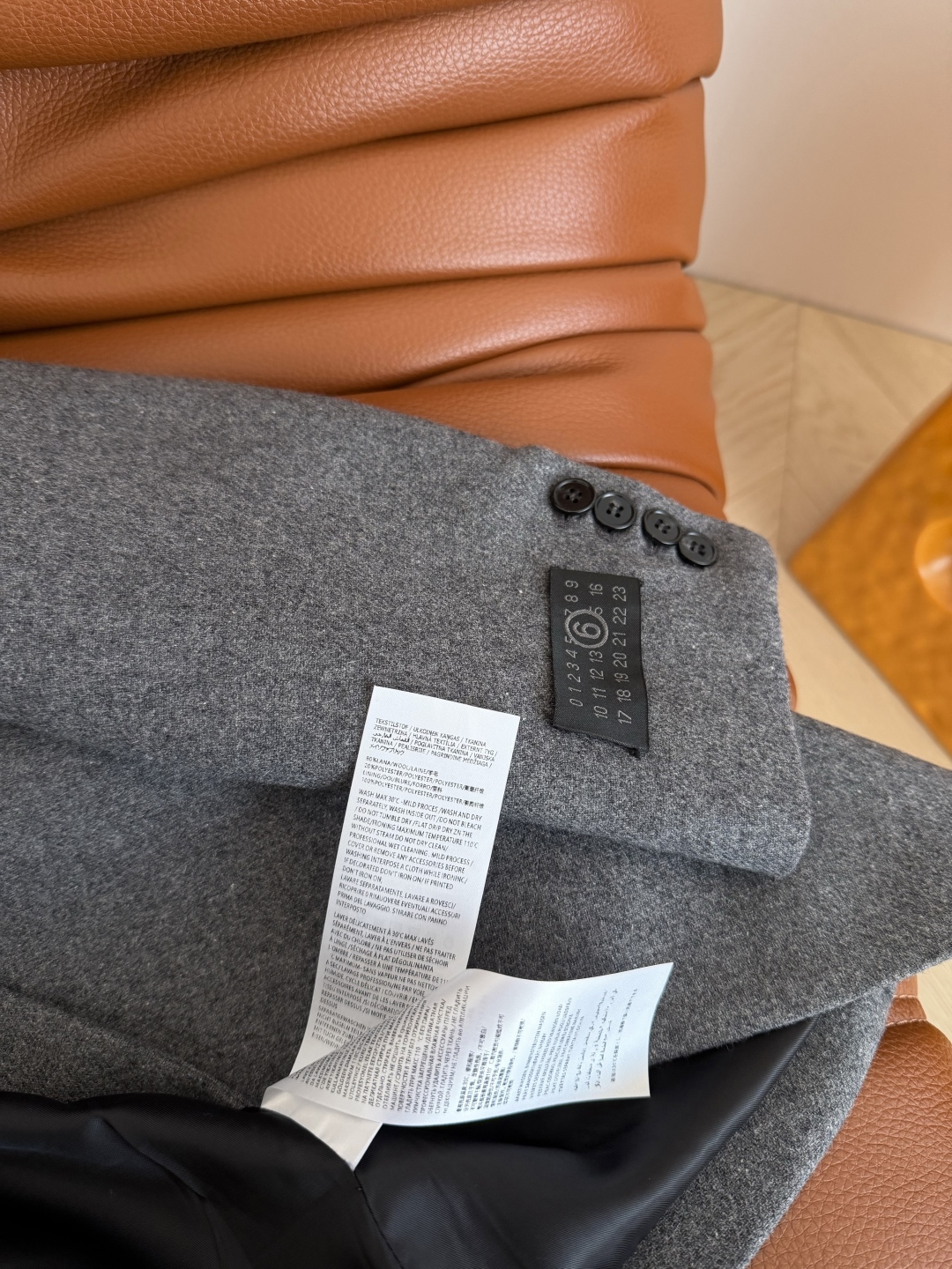 （ブランド名未記載）25FW デジタル袖標 ブレザー セットアップ シルク混 灰色 縦型ボタン 2WAY 3WAY 普段着 通勤 3色展開 - 画像 8