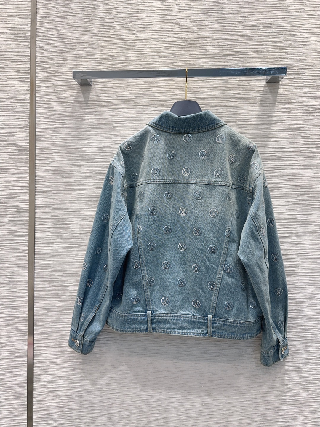 ルイ・ヴィトン 410 デニムジャケット デニム刺繍 オーバーサイズ ロゴ カラー：ライトブルー 素材：100%コットン - 画像 7