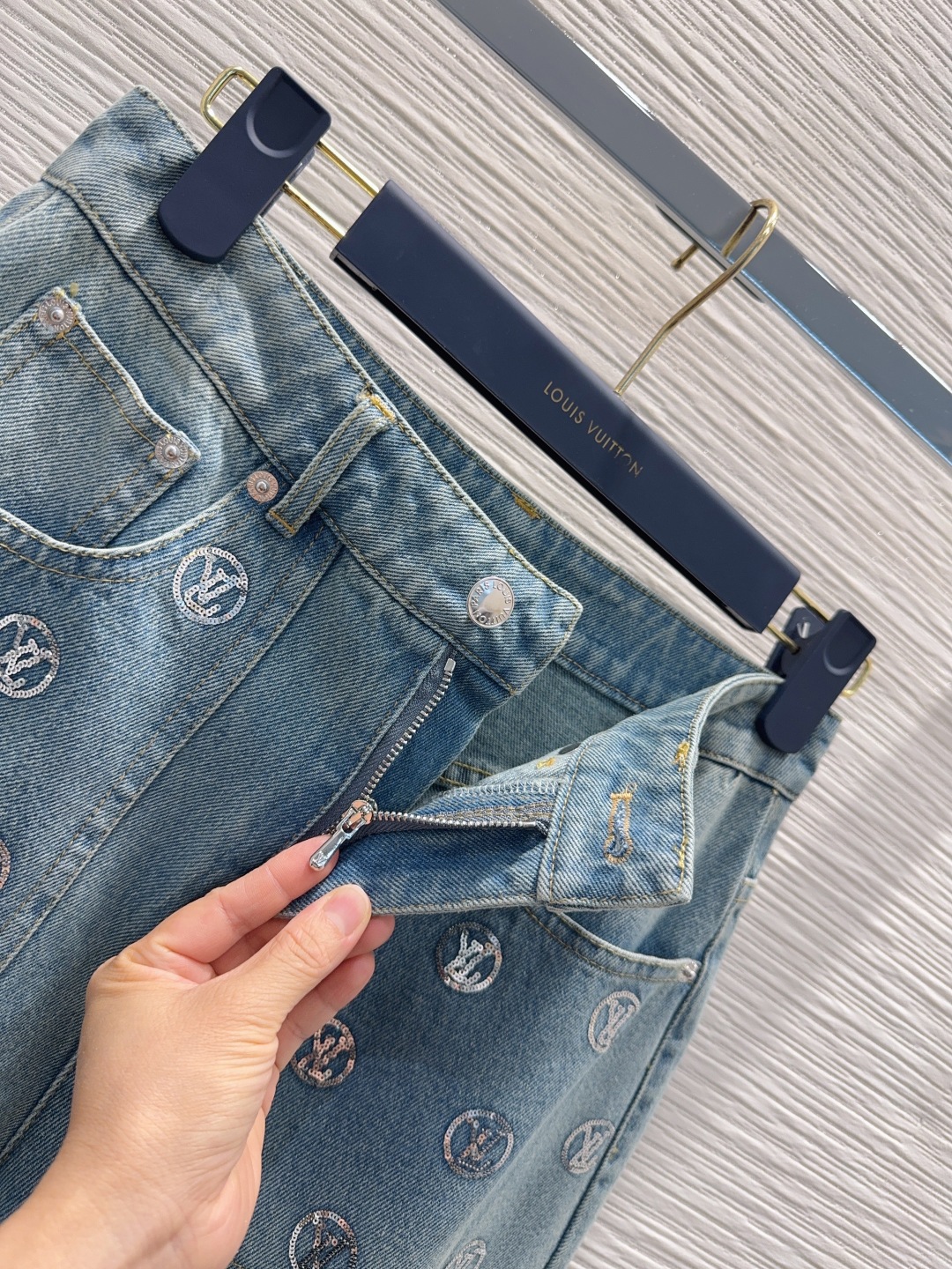 ルイ・ヴィトン 320 デニム ロゴ刺繍 フラッターデニム 水洗いブルー - 画像 3