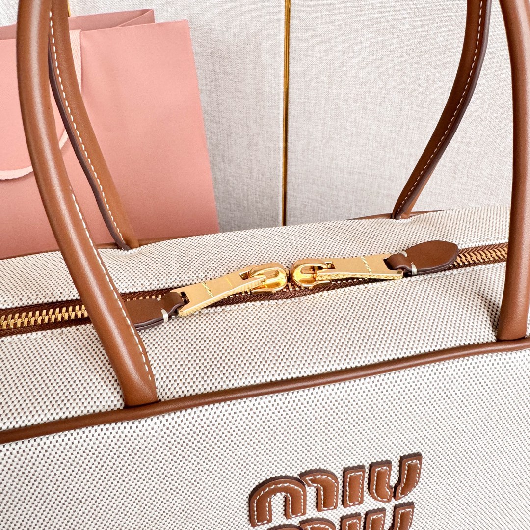Miu Miu 5BB117Miu 公文バッグ キャンバス ベージュ - 画像 7