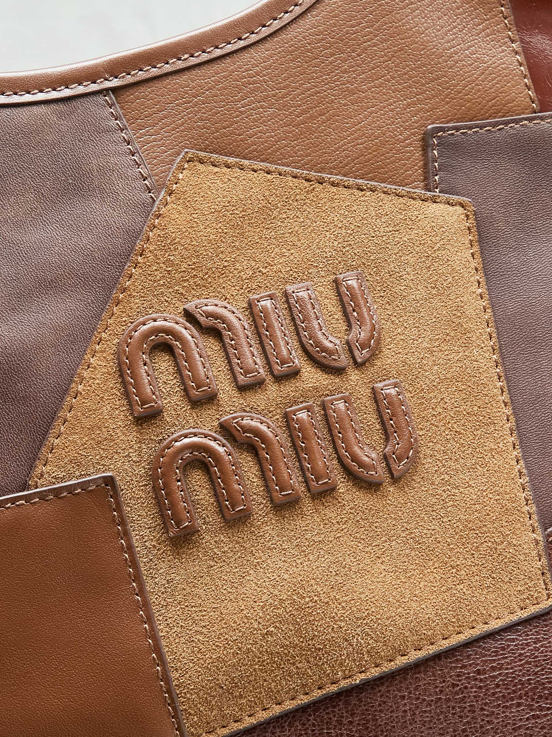 Miu Miu ハンドバッグ パッチワーク ブラウン レザー製 - 画像 5