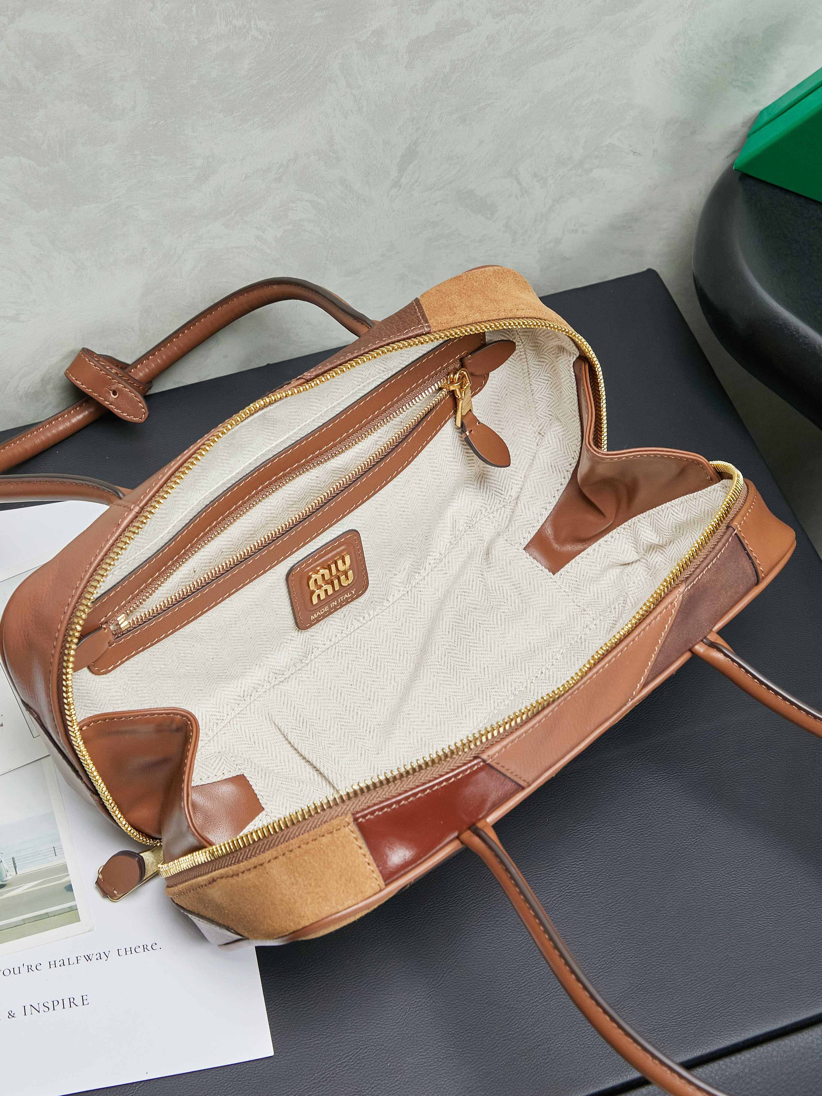 Miu Miu レザー バッグ パッチワーク ブラウン - 画像 8