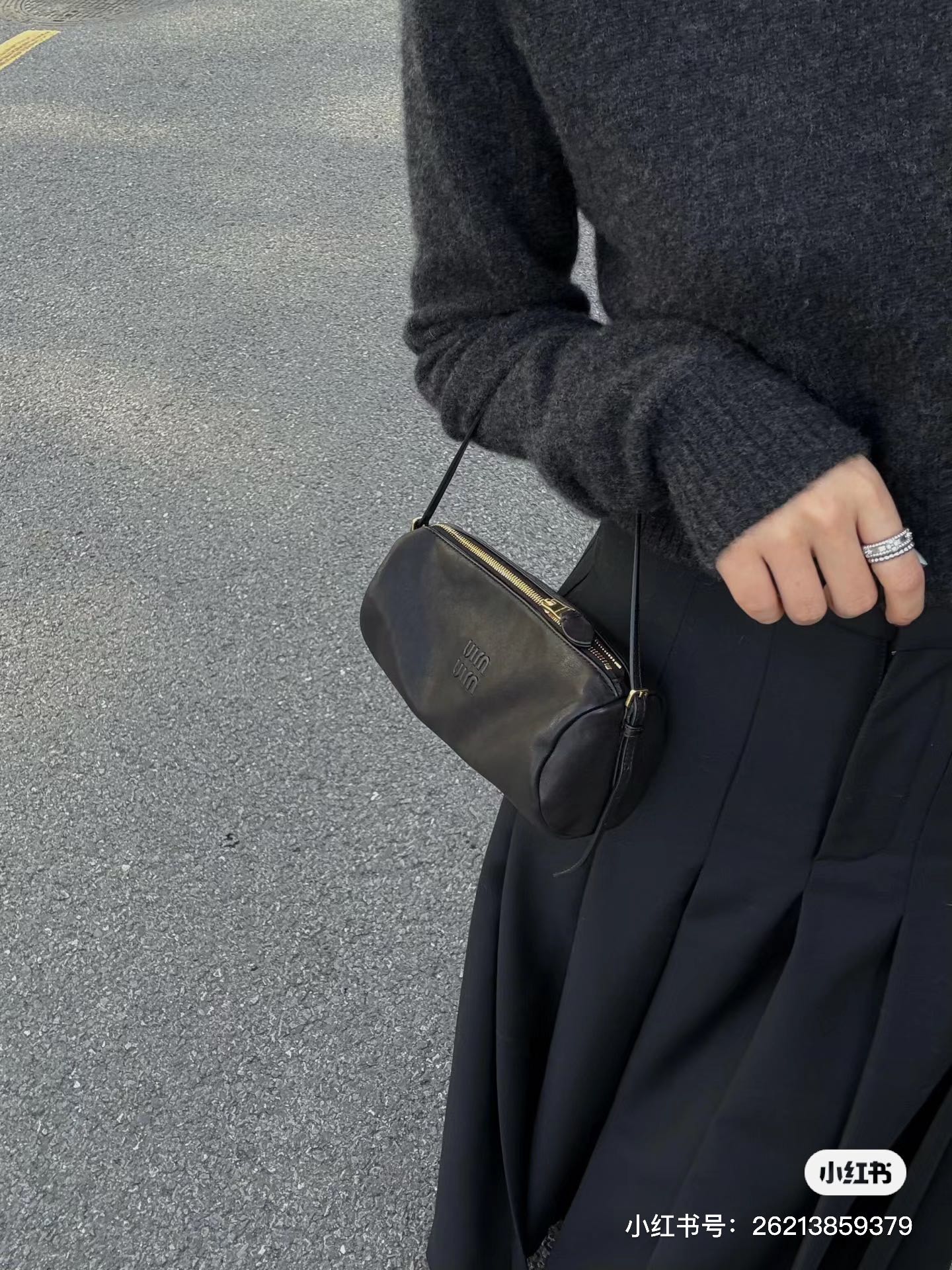 MiuMiu バッグ|コンパクト|黒|レザー - 画像 3