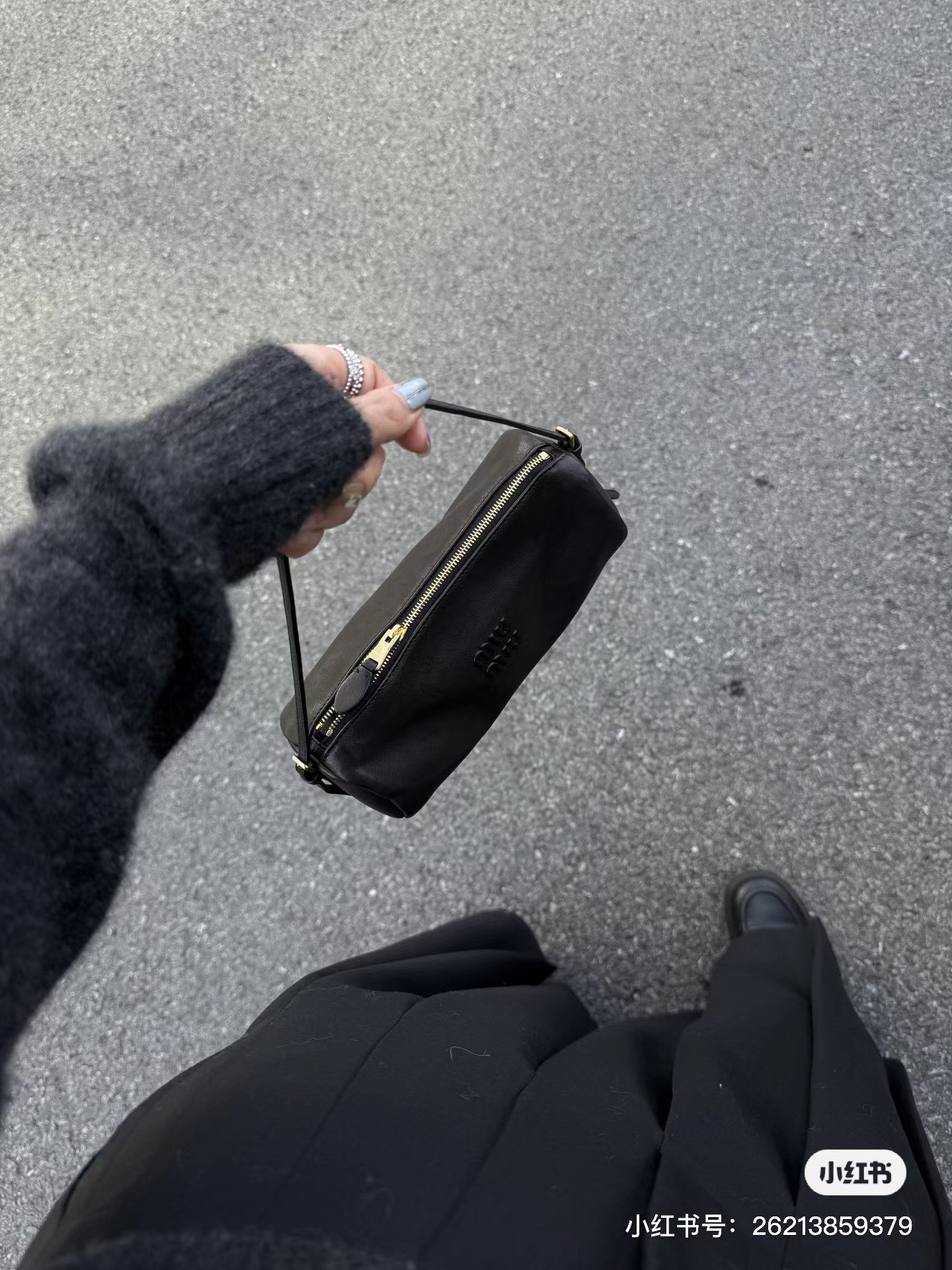 MiuMiu バッグ|コンパクト|黒|レザー - 画像 4