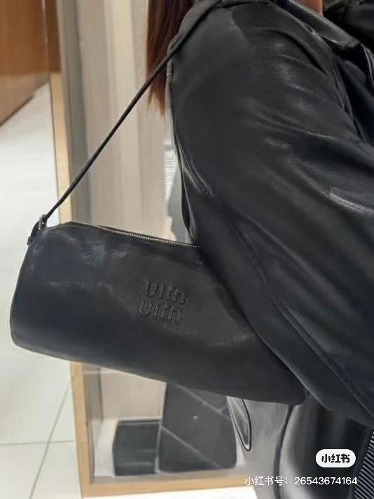 MiuMiu バッグ|コンパクト|黒|レザー - 画像 9