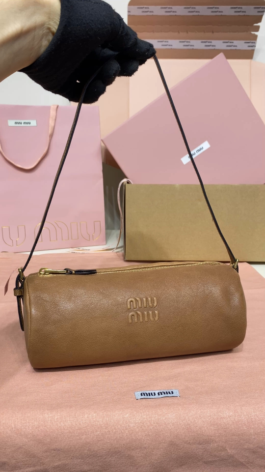 ミュウミュウ ロングショルダーバッグ|コンパクト|ブラウン