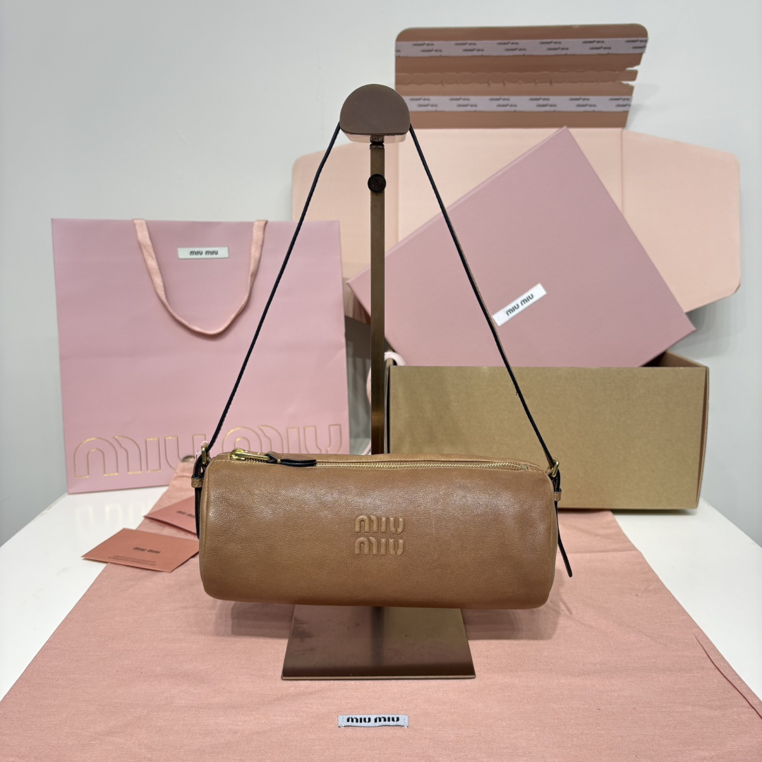Miu Miu レザー バッグ | ロゴ|ブラウン