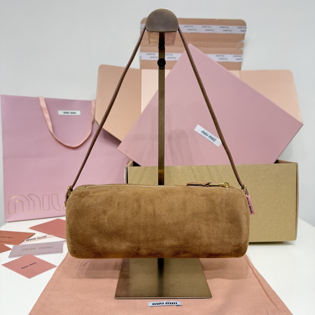 Miu Miu レザー ミニショルダーバッグ | 縫い目加工 カーキ - 画像 3