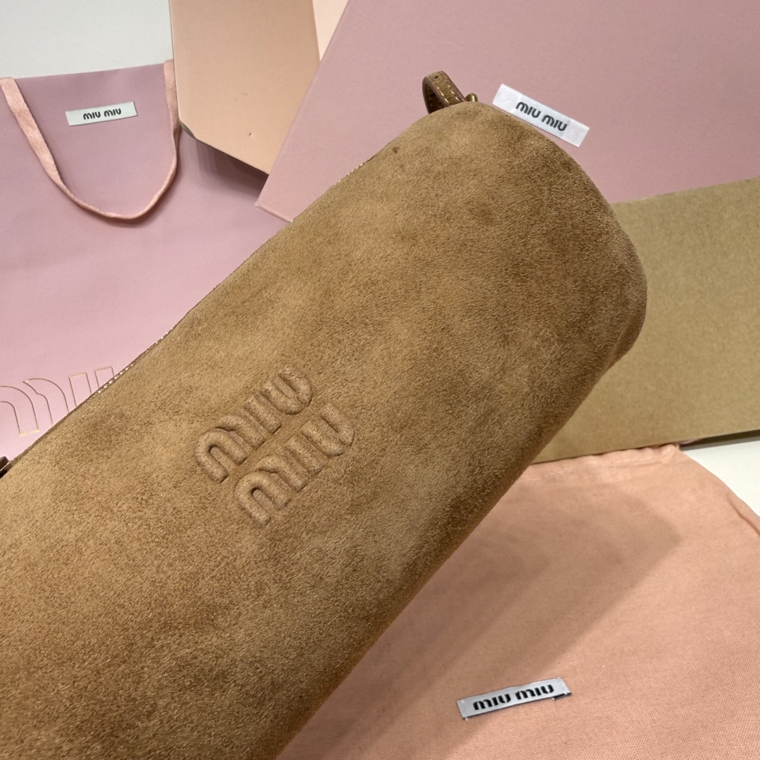 Miu Miu レザー ミニショルダーバッグ | 縫い目加工 カーキ - 画像 5