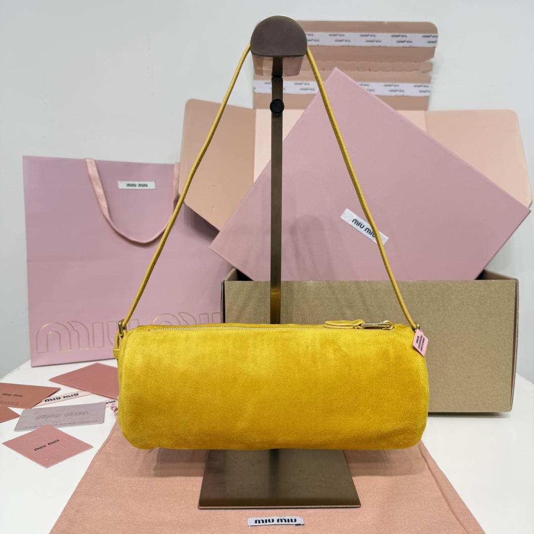 Miu Miu ショルダーバッグ | ロングショルダー| マットスエード| レモンイエロー - 画像 3