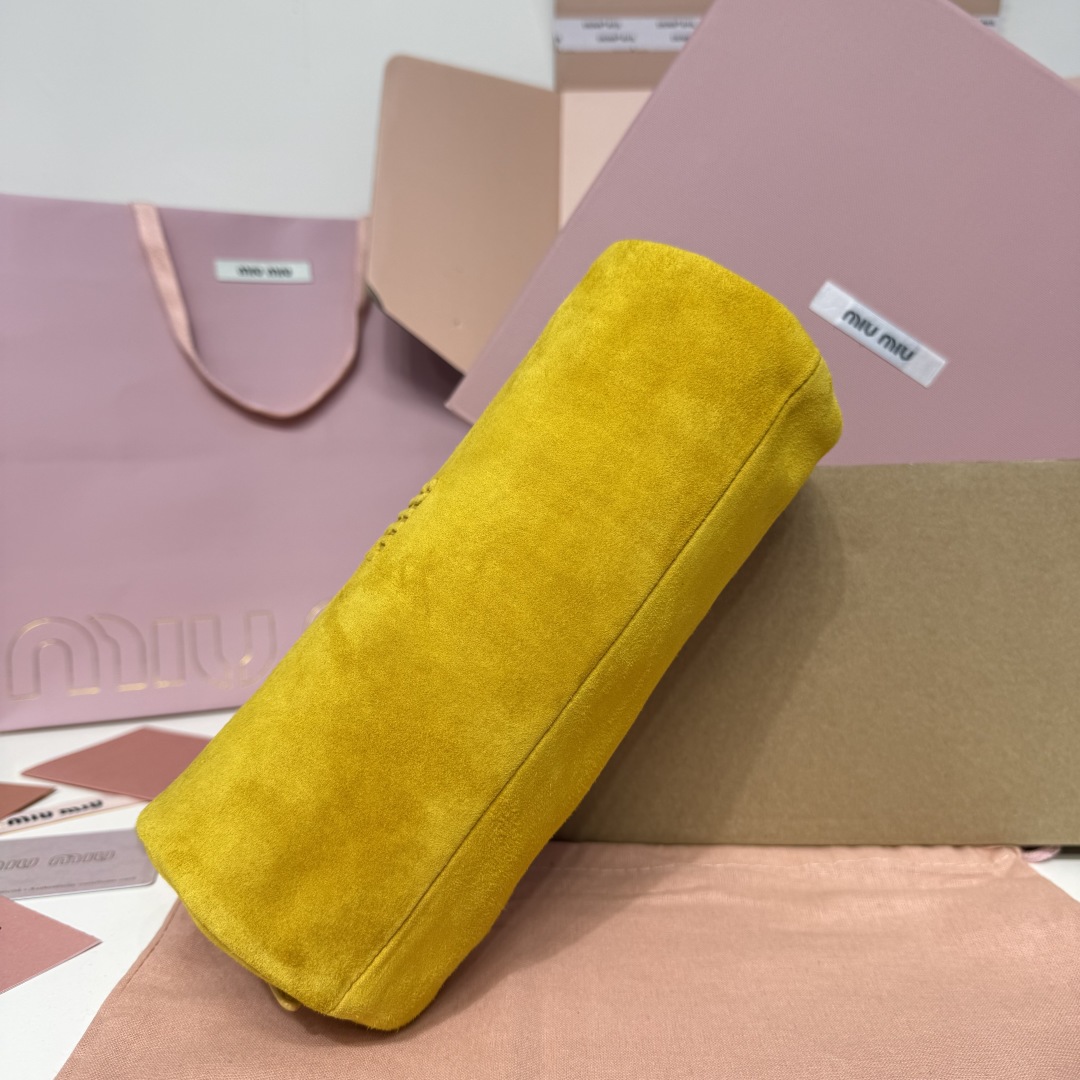 Miu Miu ショルダーバッグ | ロングショルダー| マットスエード| レモンイエロー - 画像 4