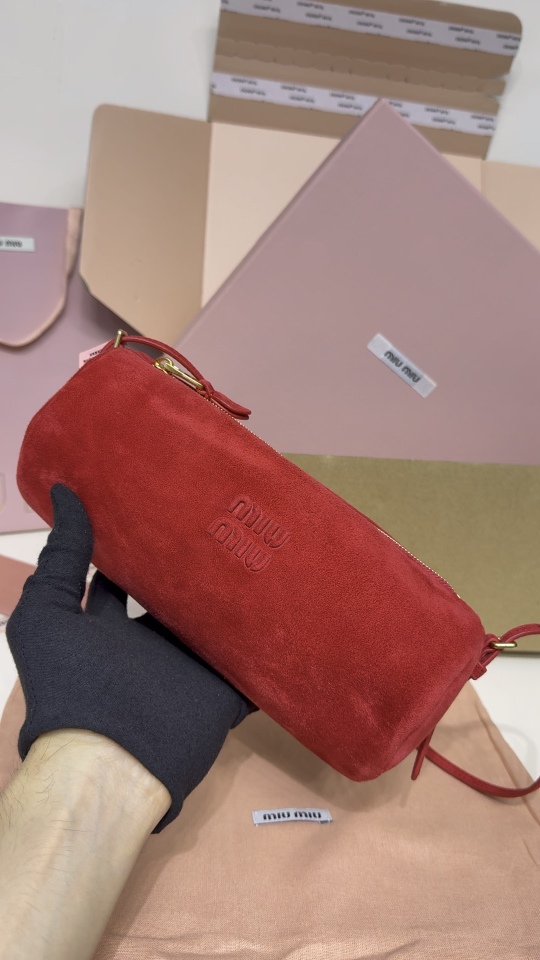 ミュウミュウ サイフ 軽量|赤