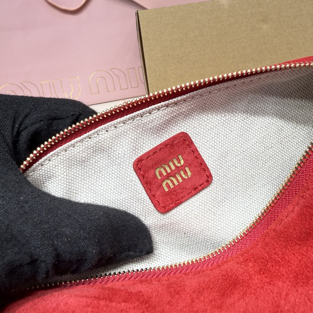 Miu Miu サイドバッグ | レッド | ファブリック | MADE IN ITALY - 画像 8