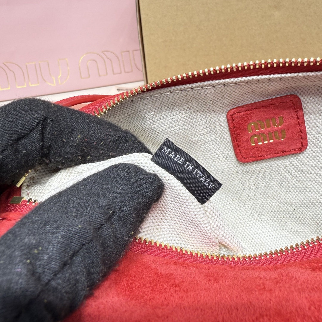 Miu Miu サイドバッグ | レッド | ファブリック | MADE IN ITALY - 画像 9