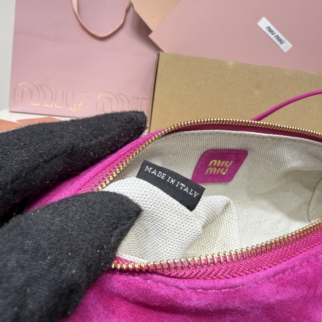 Miu Miu ボストンバッグ ロングショルダー ピンク スエード製 - 画像 9