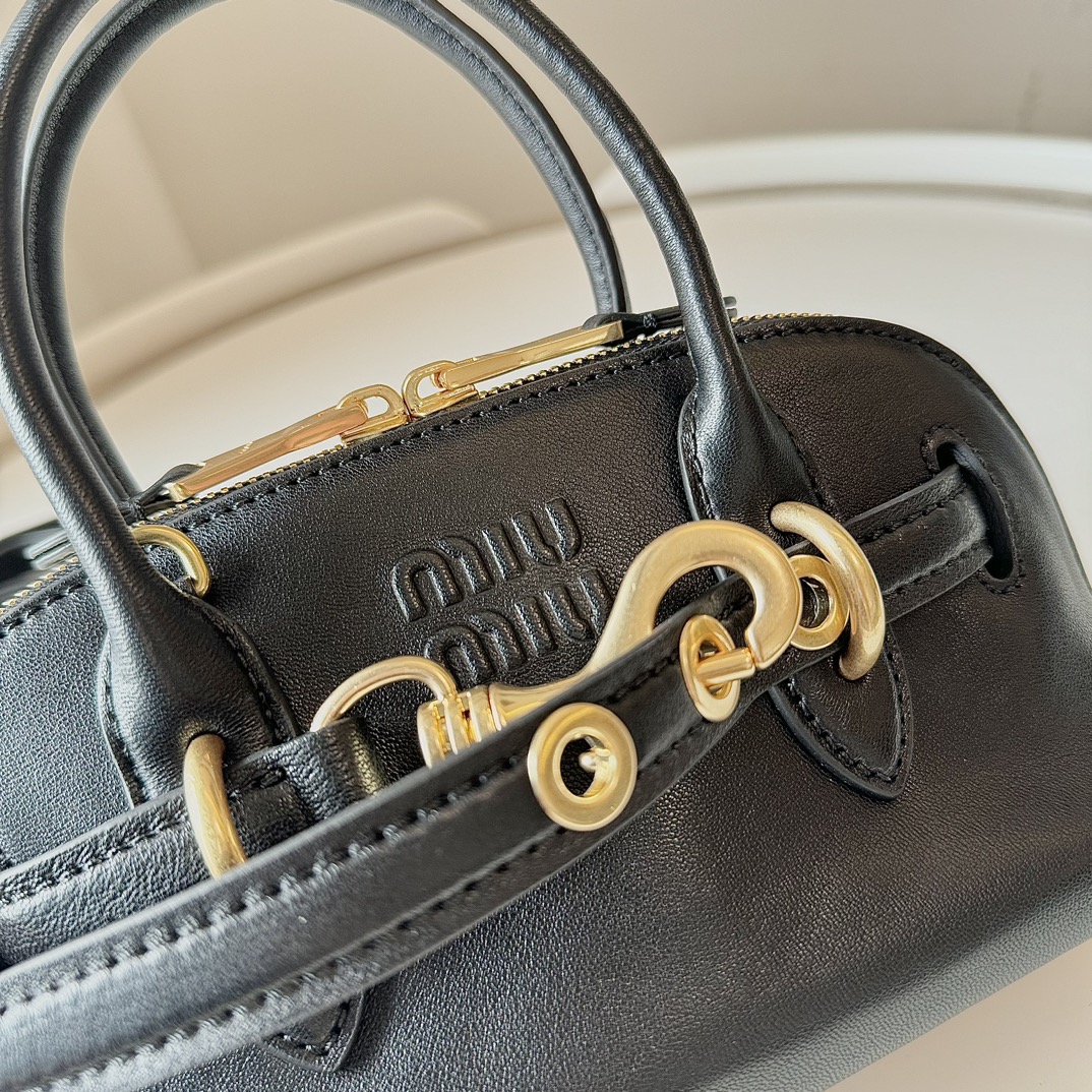 MIU MIU ハンドバッグ | ファッションアクセサリー | コンパクト | ブラック - 画像 5