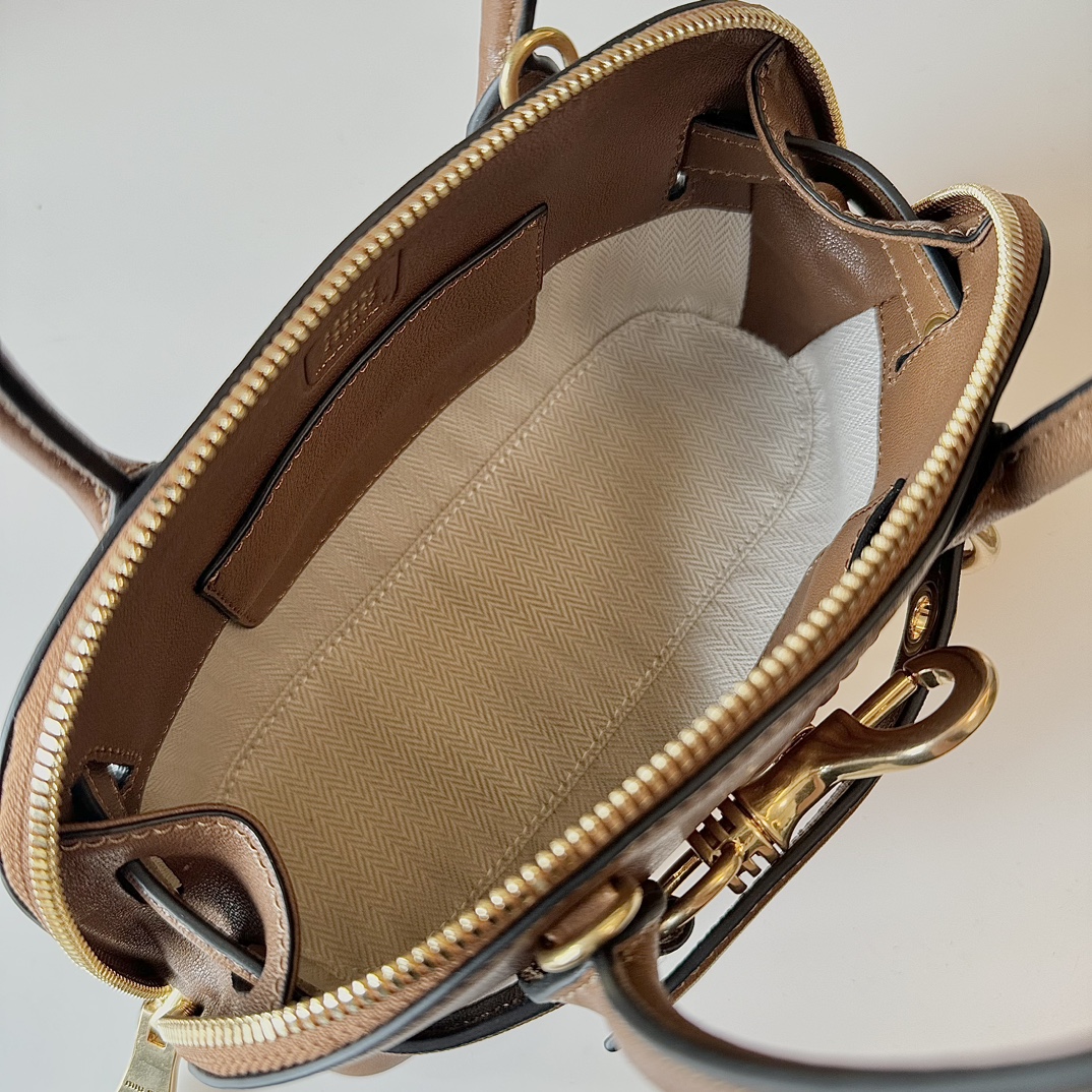 Miu Miu キャップ レザー バッグ | ブラウン - 画像 7