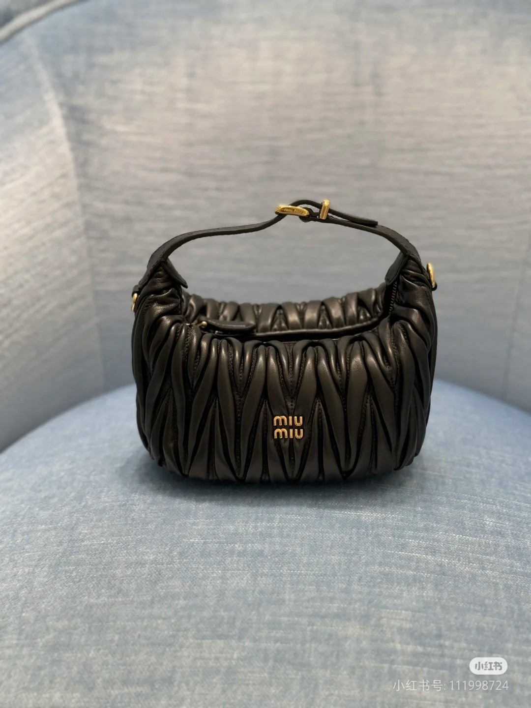 Miu Miu ハンドバッグ ラッピング加工 黒 - 画像 3