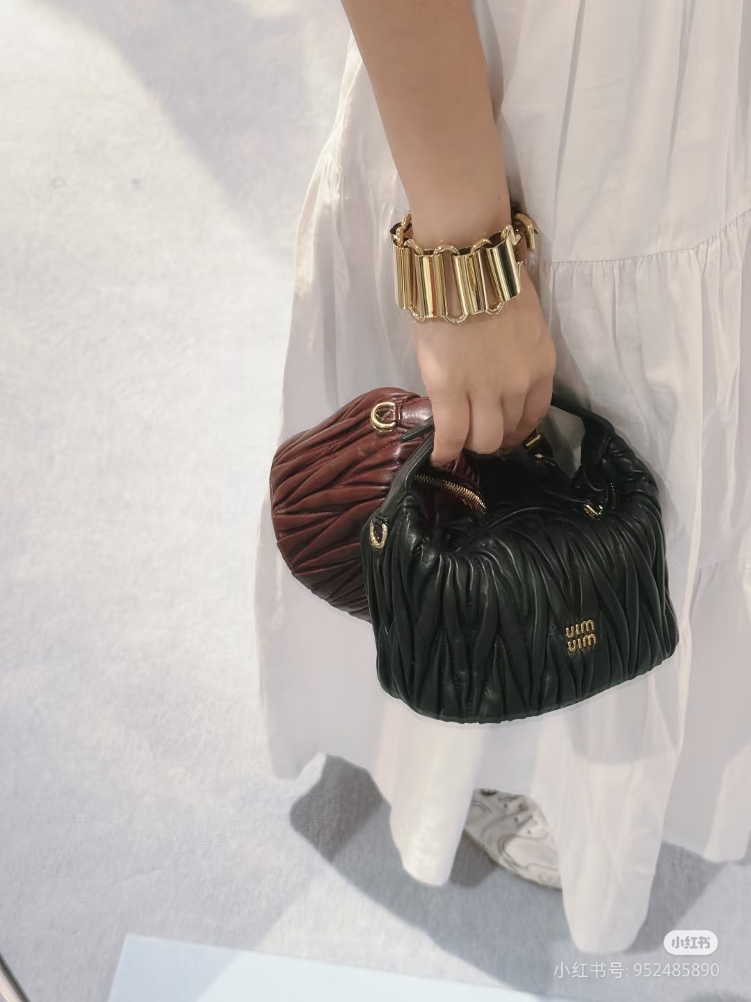 Miu Miu ハンドバッグ ラッピング加工 黒 - 画像 7