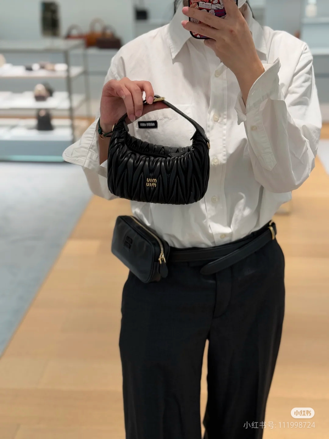 Miu Miu ハンドバッグ ラッピング加工 黒 - 画像 8