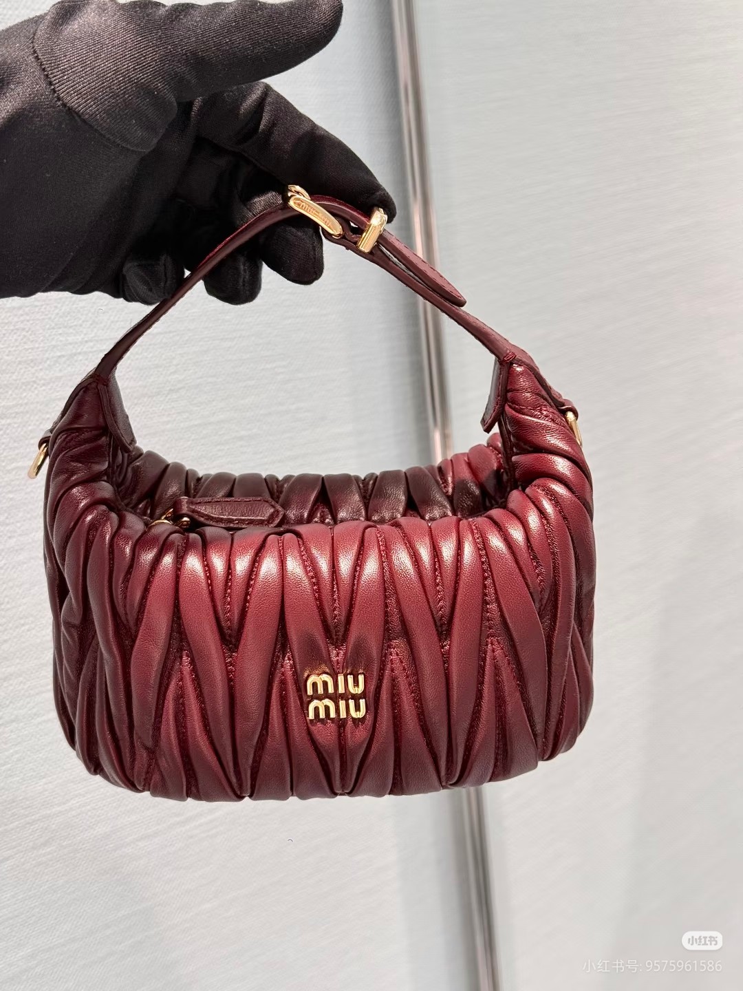 Miu Miu ハンドバッグ マルチカラー レザー | レッド