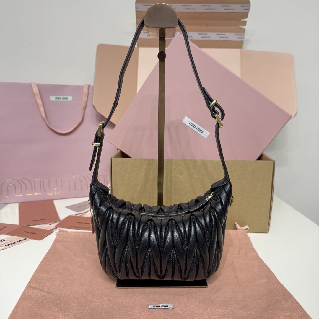 Miu Miu ハンドバッグ マトラッセ ブラック - 画像 3