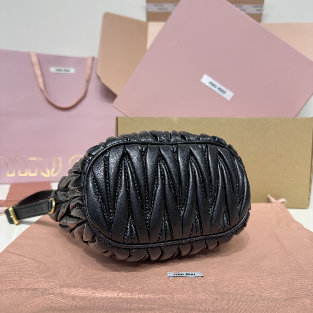 Miu Miu ハンドバッグ マトラッセ ブラック - 画像 4