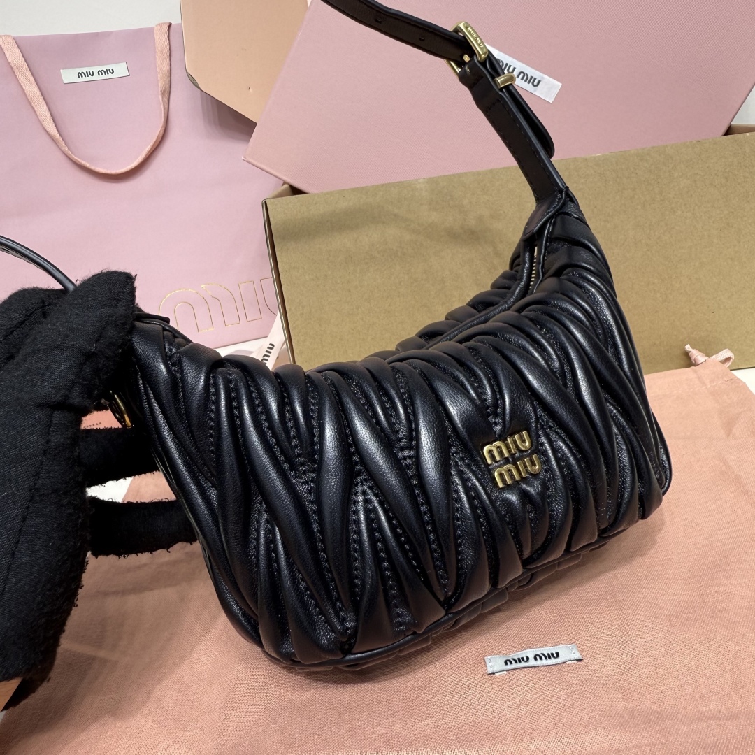 Miu Miu ハンドバッグ マトラッセ ブラック - 画像 5