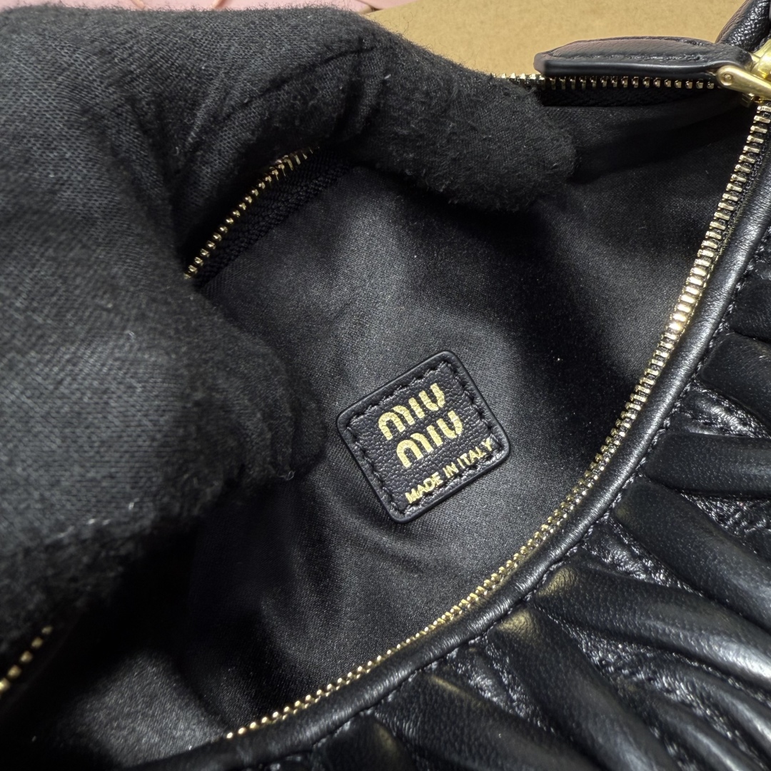 Miu Miu ハンドバッグ マトラッセ ブラック - 画像 9