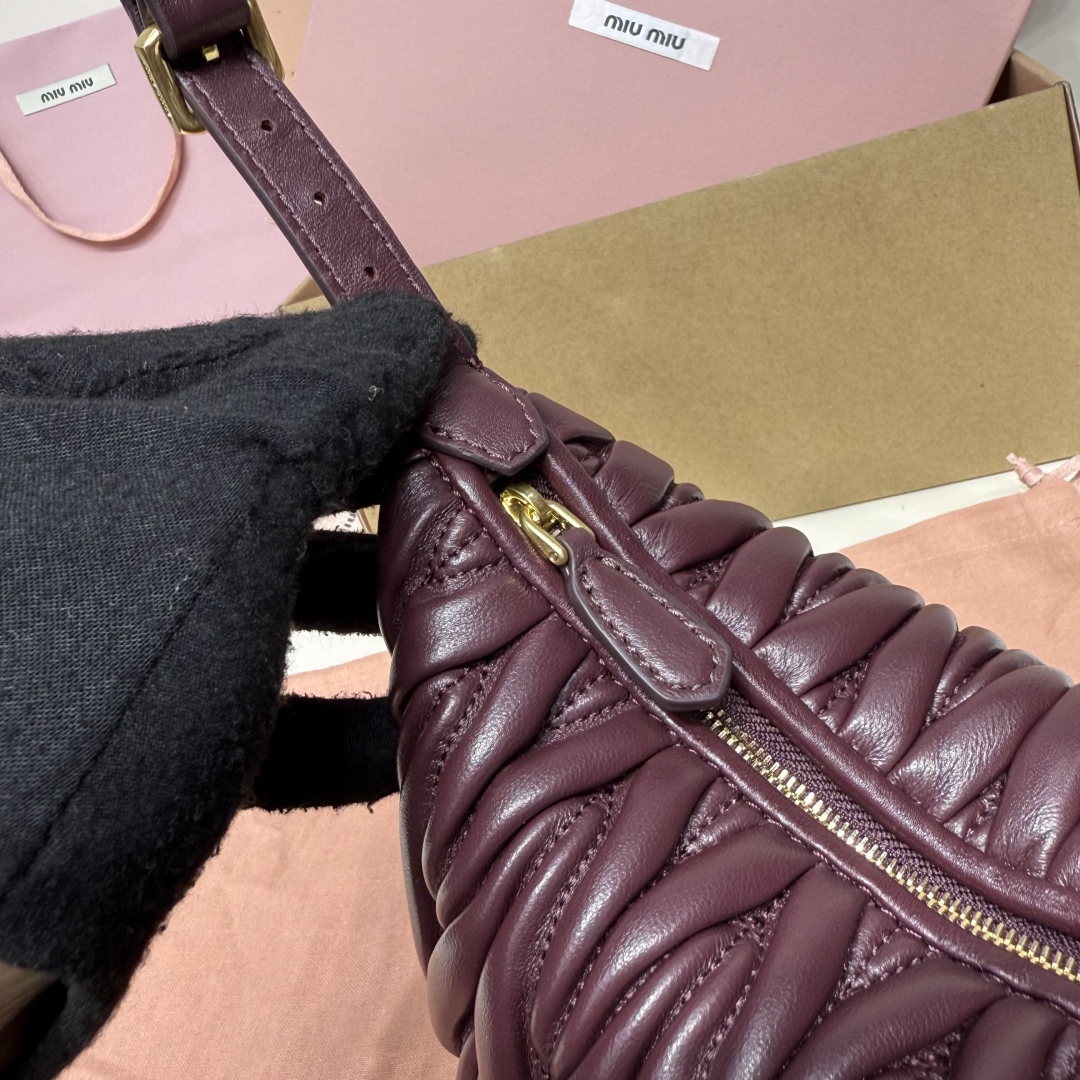 Miu Miu レディース ハンドバッグ コンパクト ブラウン レザー - 画像 7