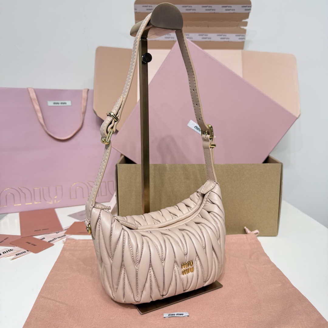 Miu Miu ミュウミュ ハンドバッグ マグネットボタン ベージュ - 画像 2