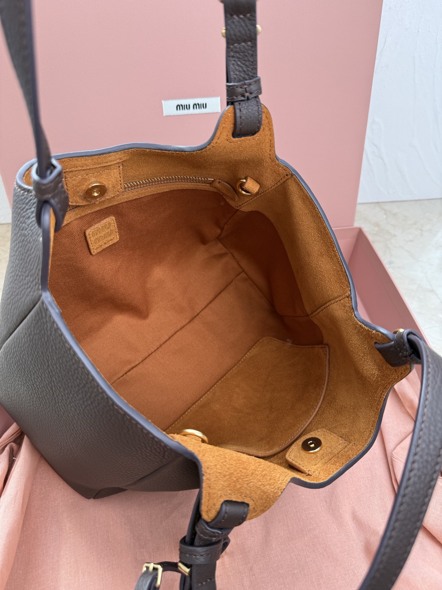 Miu Miu ハンドバッグ ロック付き ブラック - 画像 7