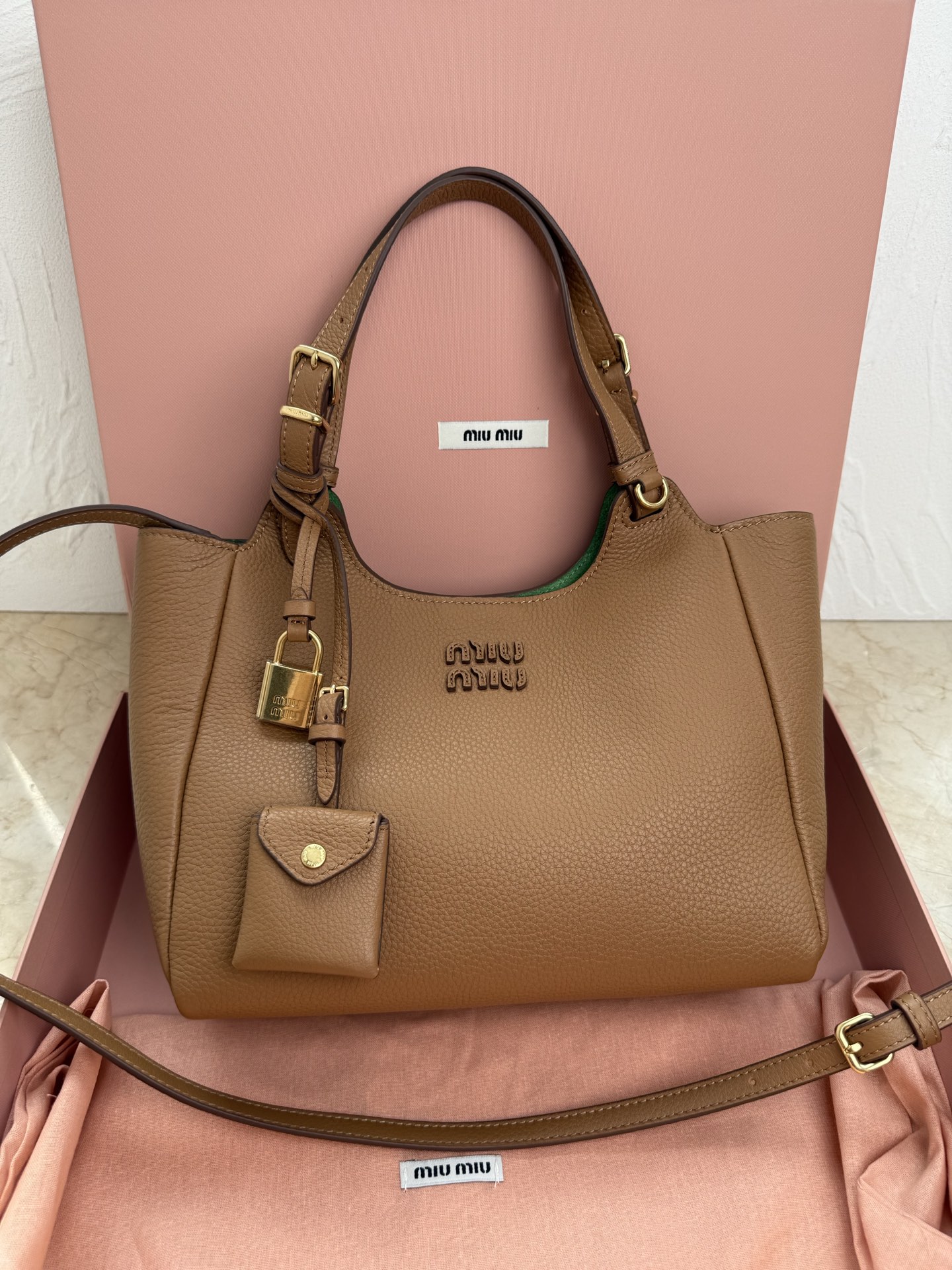 Miu Miu ハンドバッグ | トートバッグ | コンパクト | ベージュ/グリーン