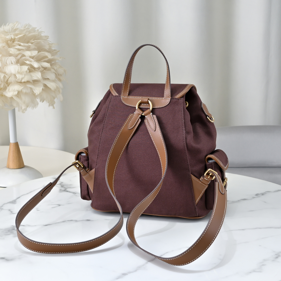 ミュウミュウ リュック 便利な収納力 ボルドー色 - 画像 3