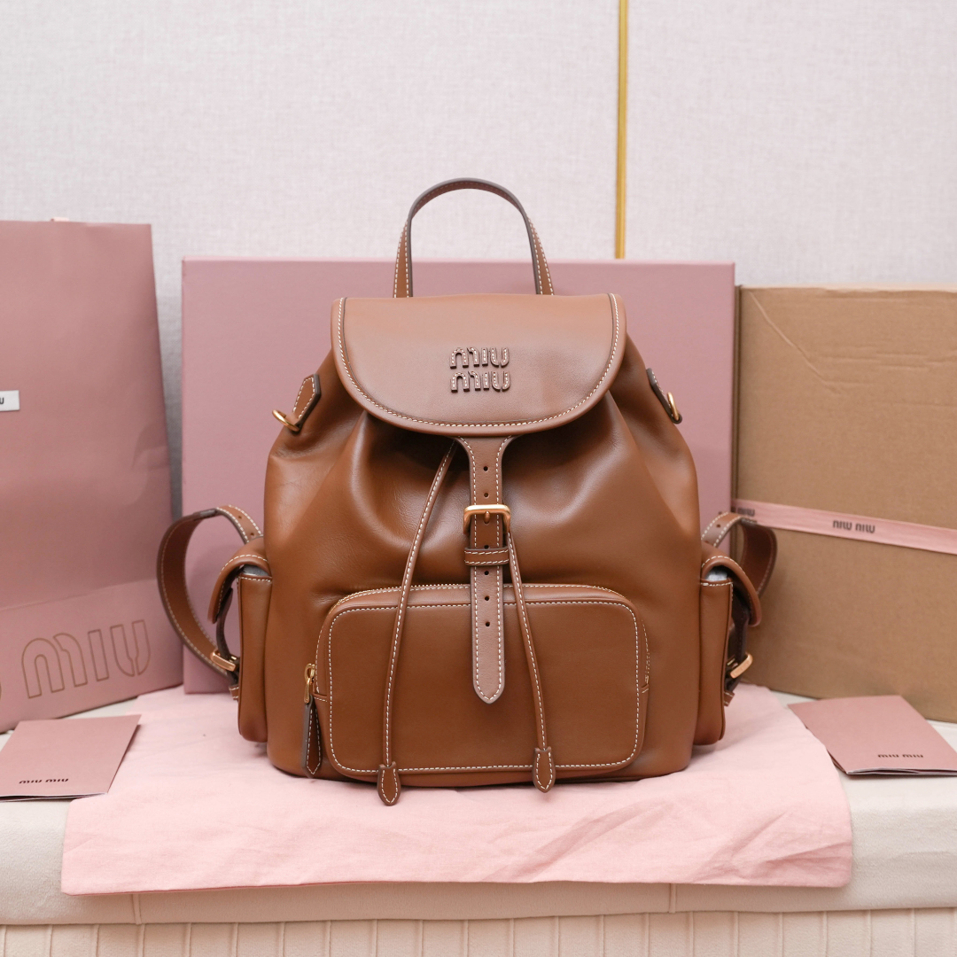 Miu Miu レディース リュック 本革 ブラウン