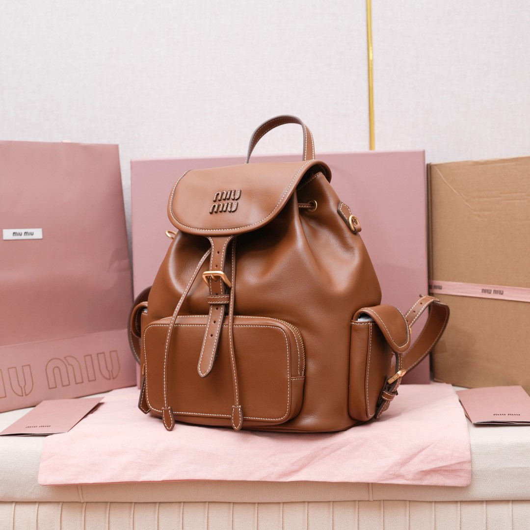 Miu Miu レディース リュック 本革 ブラウン - 画像 2